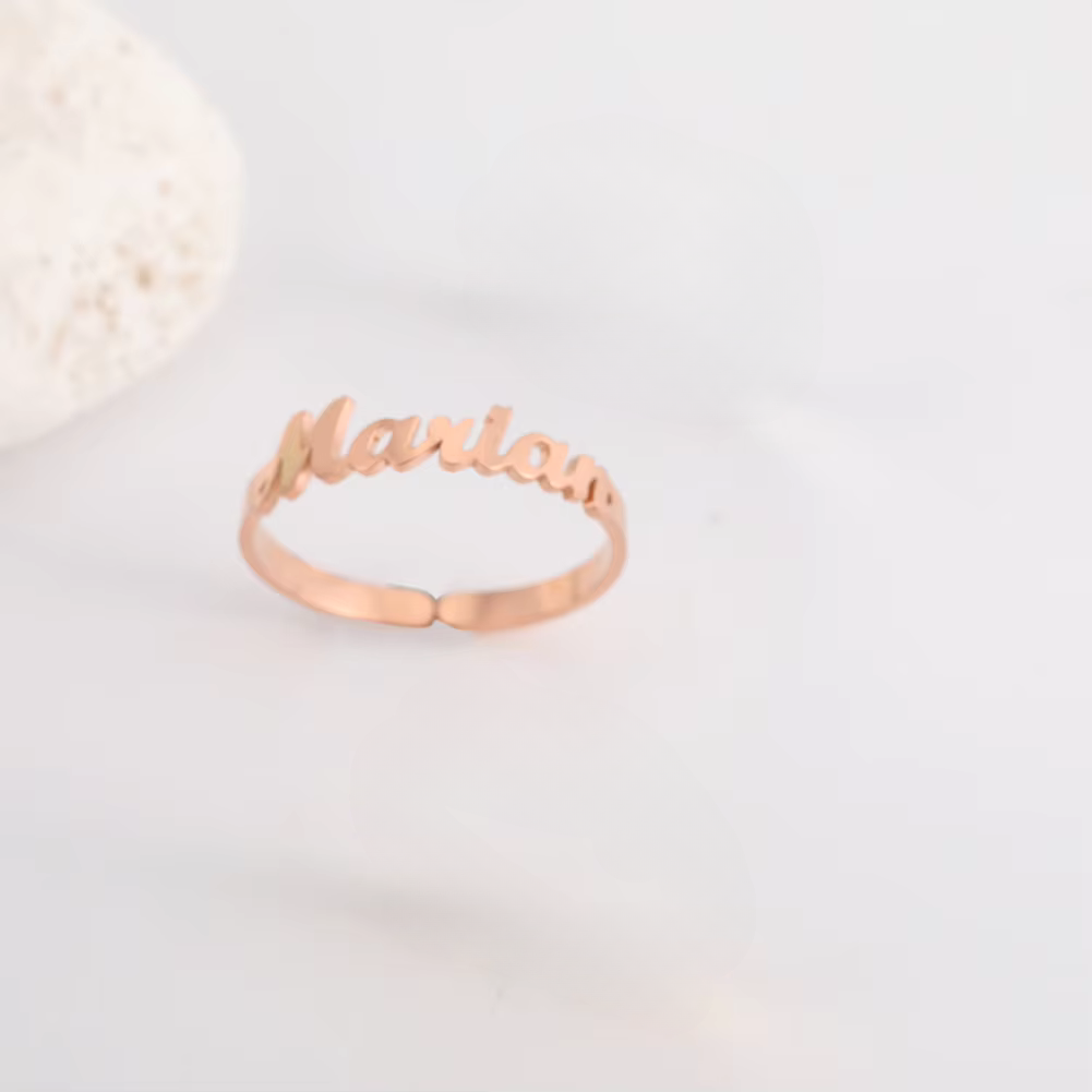 Anello personalizzato con 1 a 4 nomi incisi 